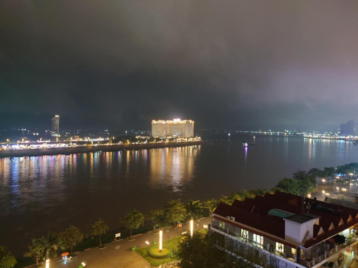 Phuminh Hotel Riverside Phnom-Penh Buitenkant foto