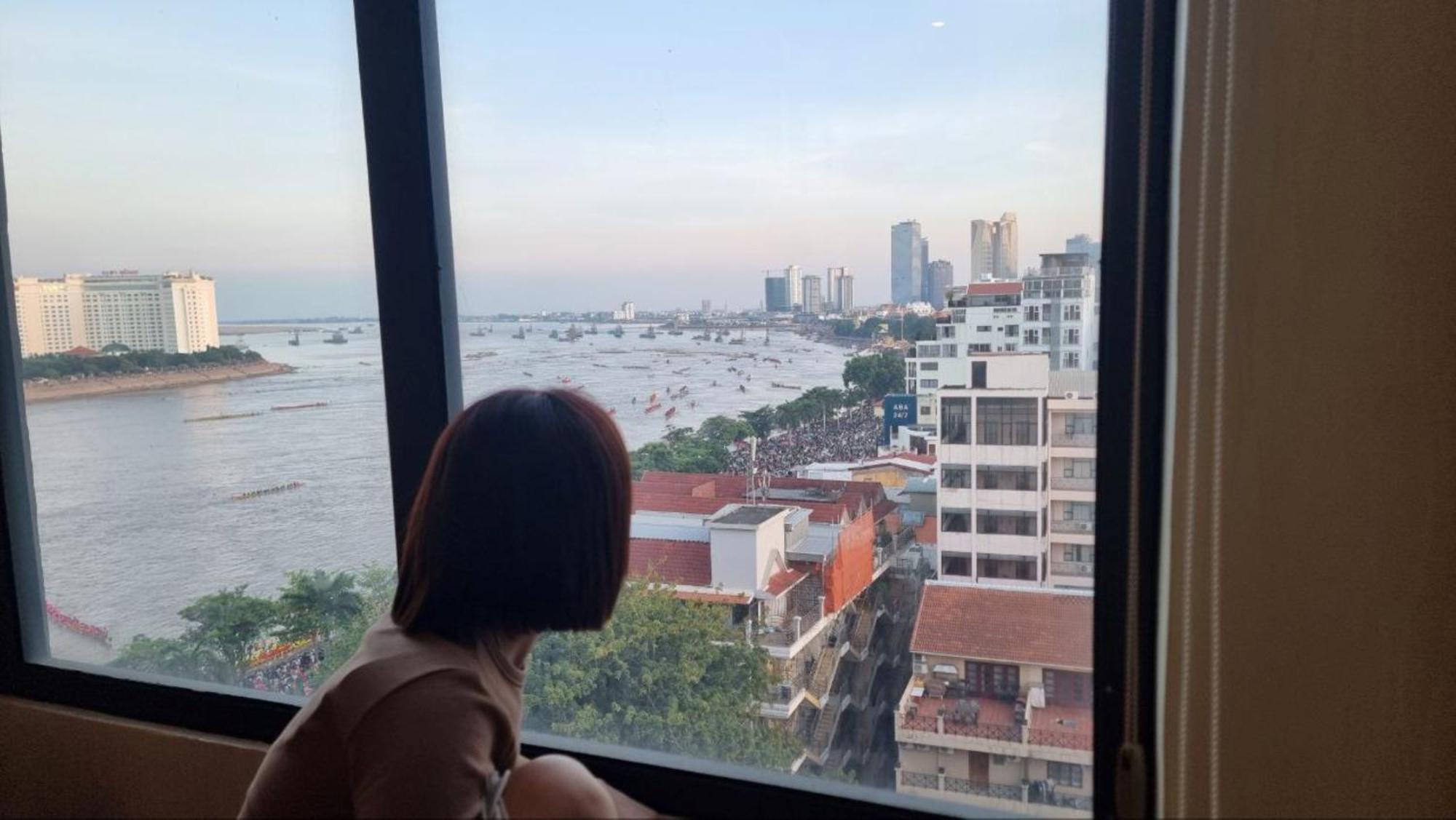 Phuminh Hotel Riverside Phnom-Penh Buitenkant foto